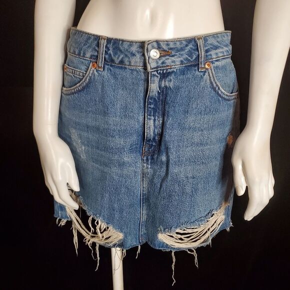 Topshop Moto Distressed Blue Denim Skirt (10) - Picture 3 of 6